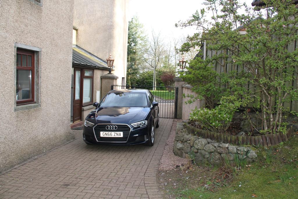 Amazing 4 Bed Scottish Baronial Style House